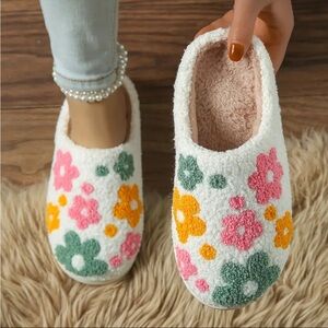 Floral Cozy Women's Slippers-NWT
